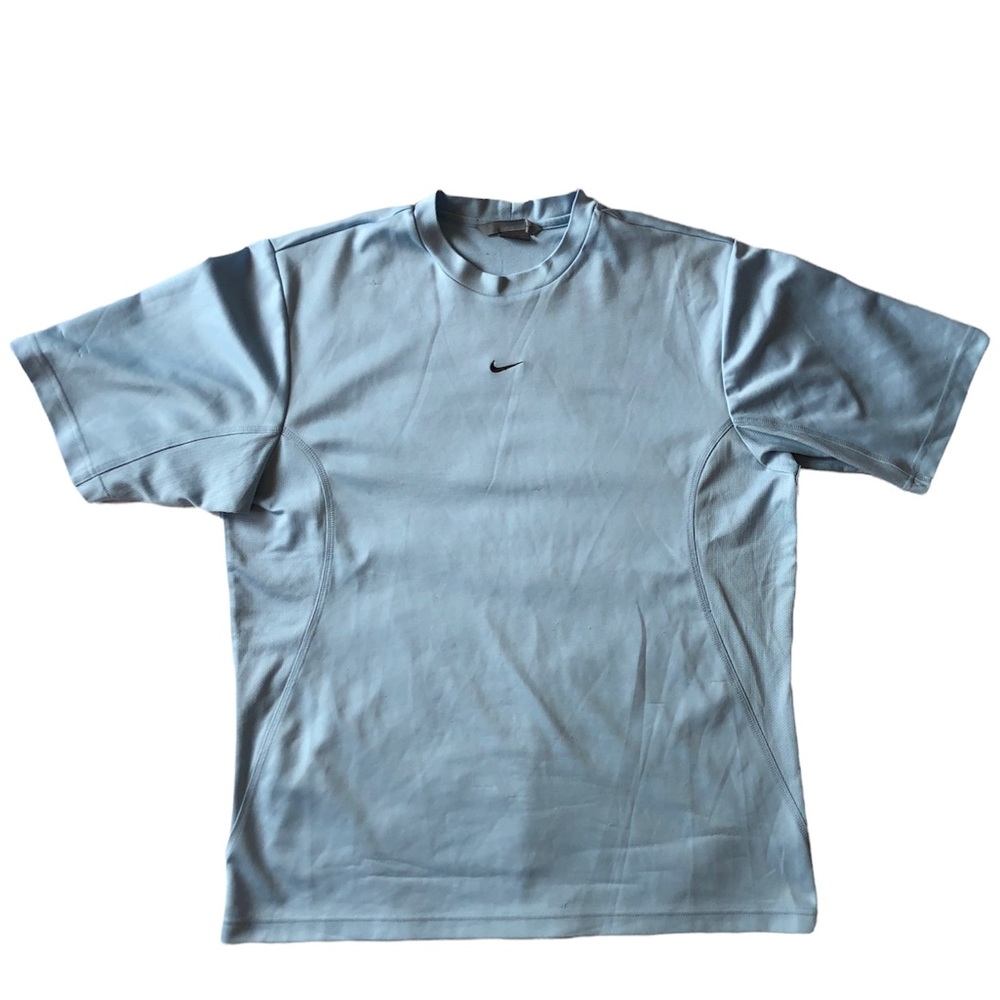 Baby blue Nike middle check/middle swoosh T. Size men’s L.